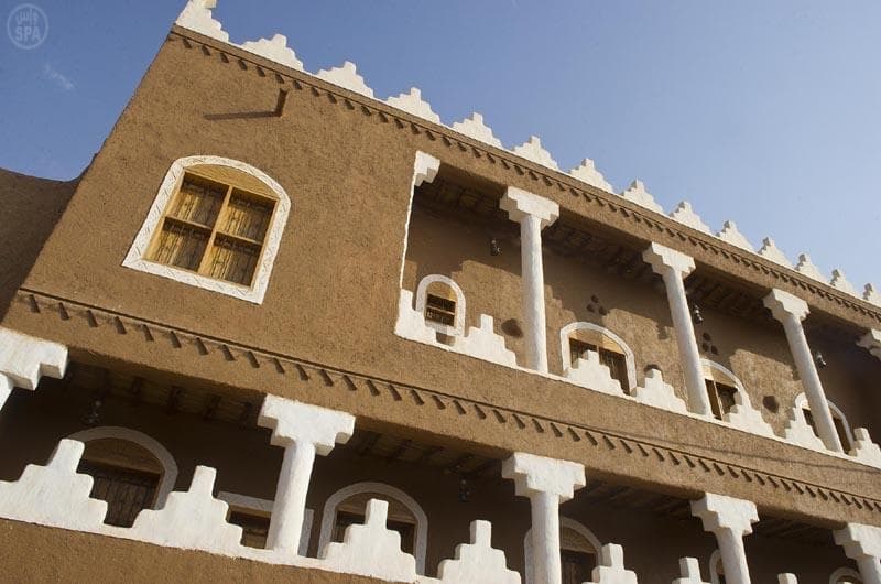 رحم نجد .. " أشيقر " تاريخ يتجدد في قرية وسط الرمال