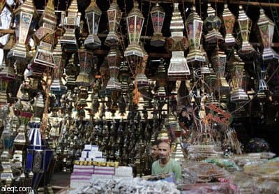 "الثورة والتحرير والدبابة" أشهر الأسماء التي يطلقها المصريون على فانوس رمضان