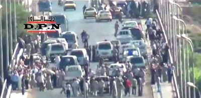 الأسد يرد على الضغوط الدولية بمذبحة جديدة في حمص ودير الزور