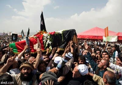 جموع تشيع الرئيس الافغاني السابق رباني