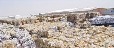 الدفاع المدني: إغلاق مركز الهرم التجاري لاستخدامه مواقف السيارات للملابس