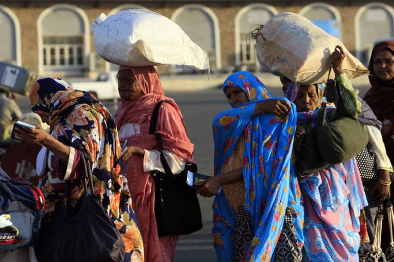 حجاج سودانيون يستقلون عبارة بحرية أثناء توجههم إلى المشاعر المقدسة