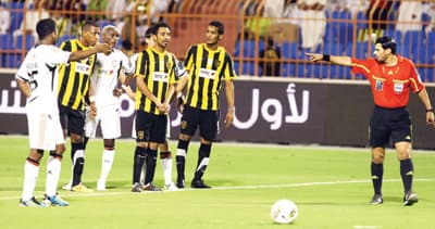 الشباب والاتحاد .. 3 جزائيات وحكم مثير