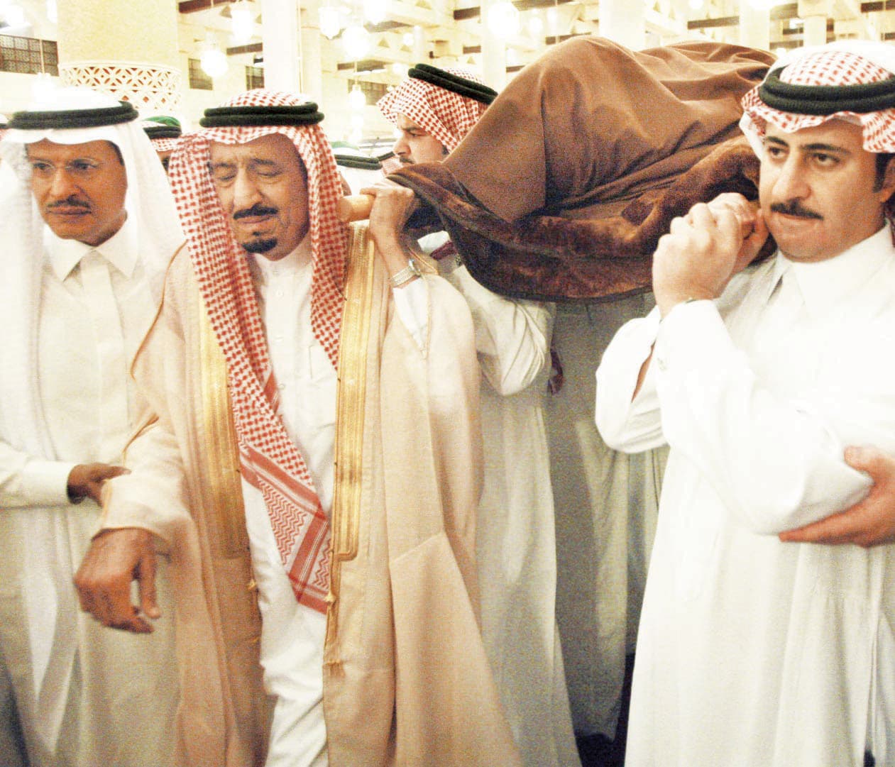 العالم يودِّعه.. إلى جنة الخلد يا سلطان
