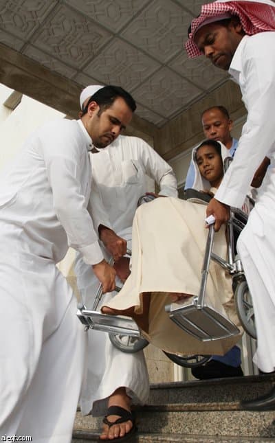 خالد الفيصل يعزي أسرتي المعلمتين ريم النهاري وغدير كتوعة..ونورة الفايز تزور المصابات