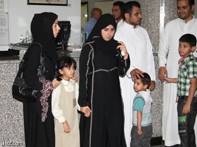 خالد الفيصل يعزي أسرتي المعلمتين ريم النهاري وغدير كتوعة..ونورة الفايز تزور المصابات