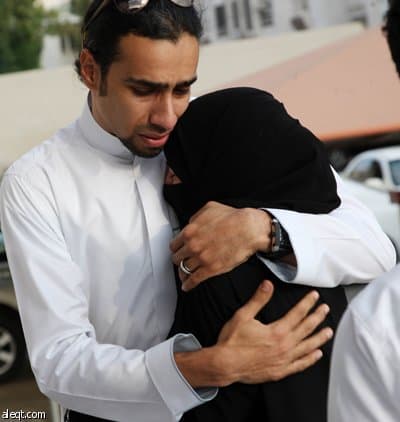 خالد الفيصل يعزي أسرتي المعلمتين ريم النهاري وغدير كتوعة..ونورة الفايز تزور المصابات