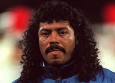 الحارس الكولومبي الشهير "هيجيتا" ينضم للجهاز الفني للنصر