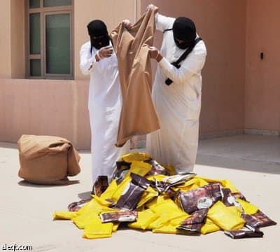 قبضة «الداخلية» تطيح بـ 362 مهرب مخدرات من 23 جنسية