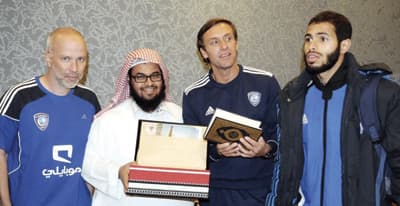 «هدية رياضي» يوعي مدرب وأجانب الهلال