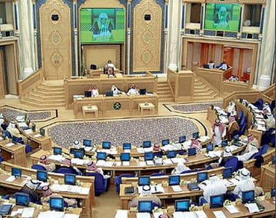 الشورى يمرر مشروع يلزم المعلمين بالحصول على رخصة قبل ممارسة المهنة