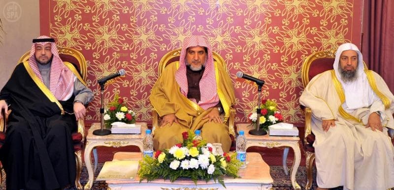 وزير الشؤون الإسلامية يُسلّم المراكز والمكاتب التعاونية للدعوة والإرشاد 300 مليون ريال