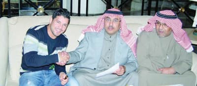 هجر يضم هداف البحرين وينفي جلب مدافع سوري
