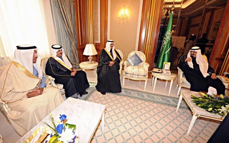 خادم الحرمين الشريفين يستقبل سابك وأعضاء مجلس إدارتها