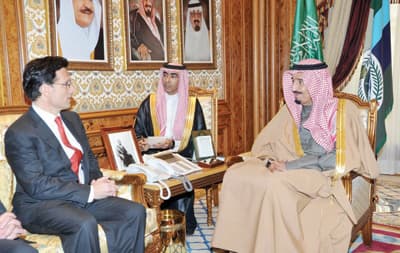 وزير الدفاع لأهالي الشرقية: القيادة مهتمة بأمن المناطق واستقرارها
الوصف