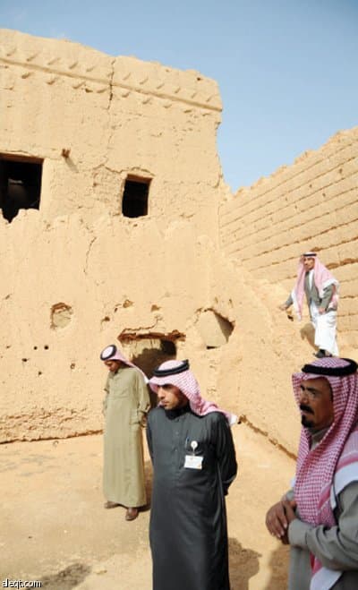 «قبة» تروي قصة حرب على السجائر عمرها 60 عاما .. والشهود سيارات