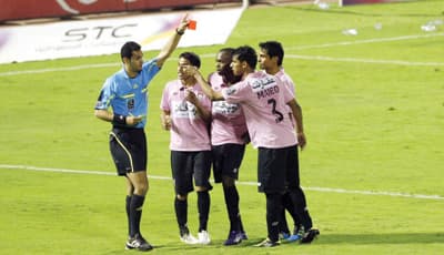 الاتحاد المتضرر والهلال المهدد