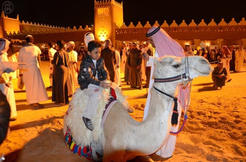 الجنادرية تستقبل أكثر من 700 ألف زائر أمس