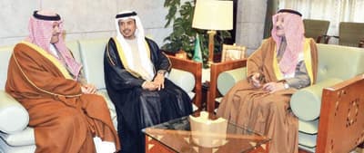 أمير الرياض يشيد بجهود جمعية الأطفال المعوقين