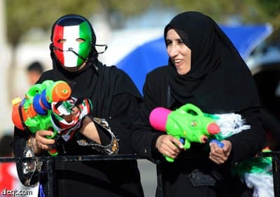 الكويتيون يحتفلون بذكرى اليوم الوطني ويوم التحرير والتي توافق 25 و 26 فبراير