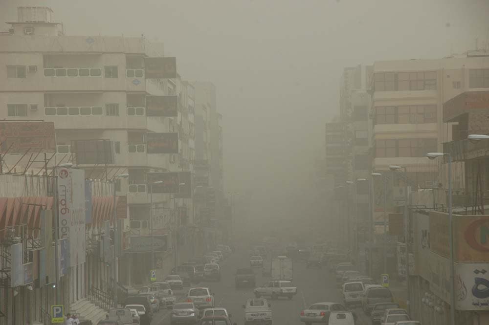 تعليق الدراسة في مكة المكرمة والمدينة المنورة بسبب الغبار