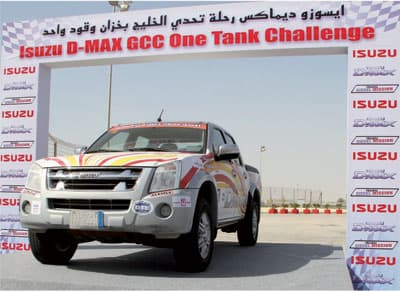 «إيسوزو» تستعرض قوة سيارة دي ماكس على المسافات الطويلة
