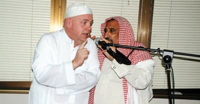 بروفيسور كندي يعلن إسلامه: كلما ازددت معرفةً بالدين ازددت تعلقاً به