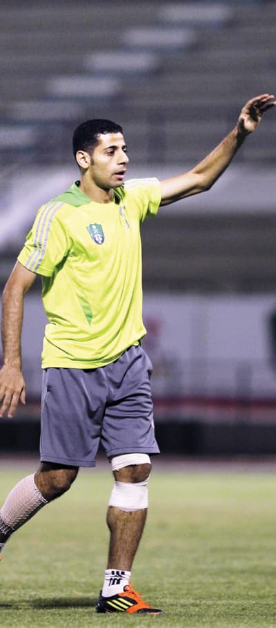 الأهلي يعزز وسطه بـ «شبيه الجاسم»