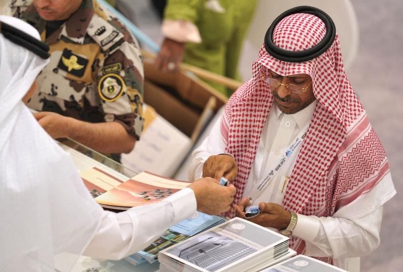 جانب من زوار المعرض الدولي للتعليم العالي بمركز الرياض الدولي للمؤتمرات والمعارض
