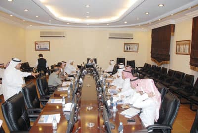 توظيف 4 من الجالية البرماوية أو الفلسطينية يعادل بسعودي