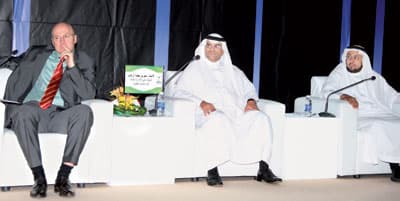 «الإسكان»: وضع حلول لخفض أسعار الأراضي - فيديو