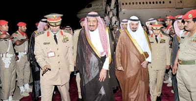 وزير الدفاع يتفقد قيادة القوات الشمالية