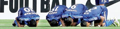 الغرافة يخلط الأوراق.. تأهل الهلال مؤجل