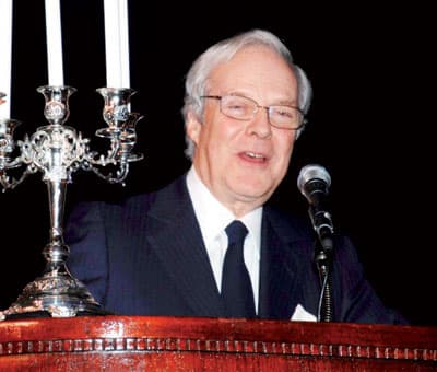 عائلة روتشيلد تحكم قبضتها على مجموعتها التجارية