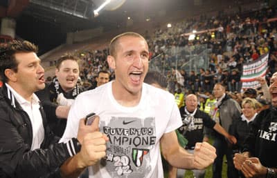 اليوفي يستعيد أمجاده ويتوج بلقب الدوري الإيطالي