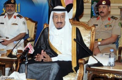 الأمير سلمان بن عبدالعزيز يُشرف حفل تخريج طلاب جامعة الأمير سلطان