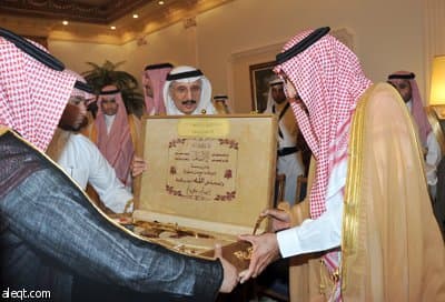 وزير الدفاع يتفقد القطاعات العسكرية في جازان