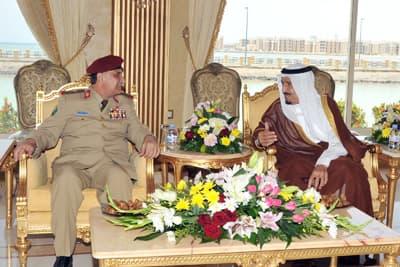وزير الدفاع يقيم حفل غداء تكريما لوزير الدفاع اليمني