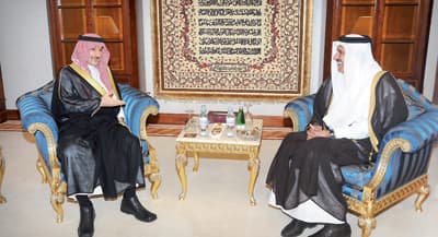 الوليد بن طلال يلتقي رئيس الوزراء القطري