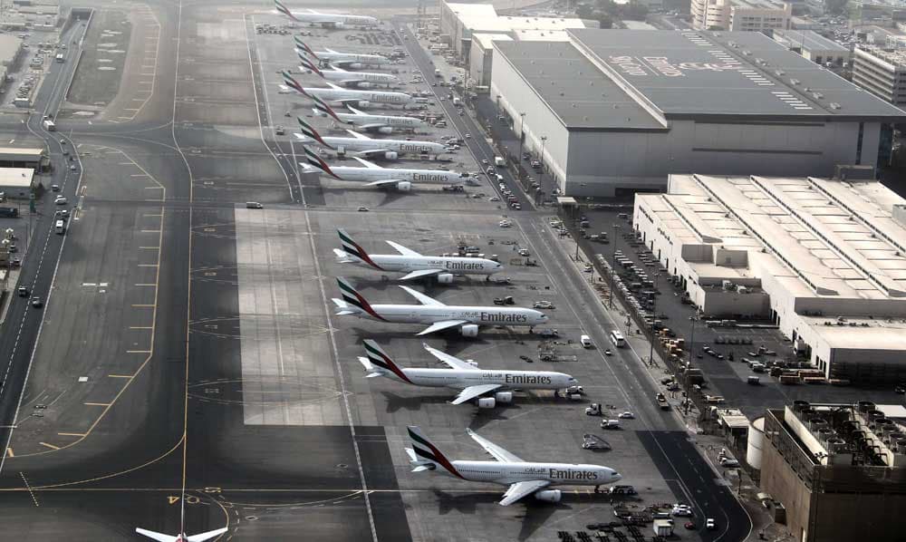 صور جوية لبرج العرب ومطار دبي في الإمارات