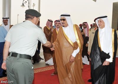 وزير الدفاع يصل جدة قادما من المدينة المنورة