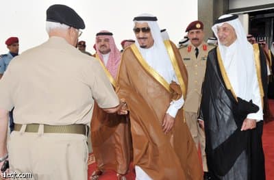 وزير الدفاع يصل جدة قادما من المدينة المنورة