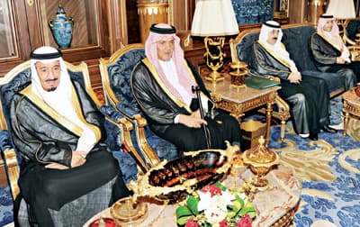 الملك للسفراء: سنعرف مَنْ منكم سيغلق مكتبه