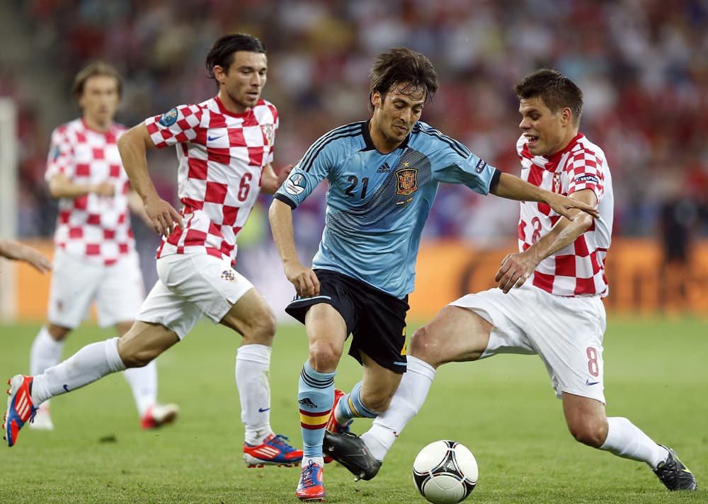 إيطاليا وأسبانيا إلى دور الثمانية في يورو 2012