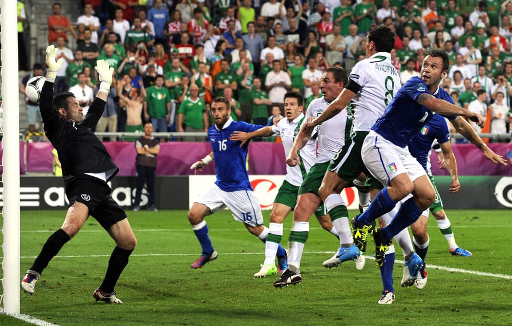 إيطاليا وأسبانيا إلى دور الثمانية في يورو 2012