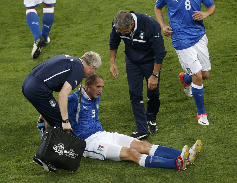 إيطاليا وأسبانيا إلى دور الثمانية في يورو 2012