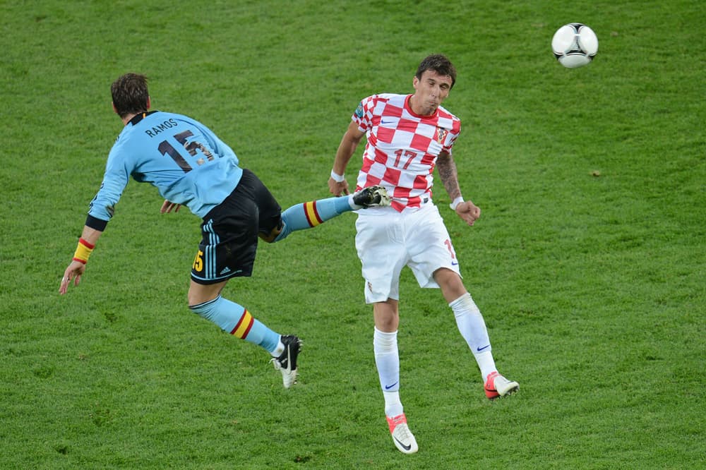إيطاليا وأسبانيا إلى دور الثمانية في يورو 2012