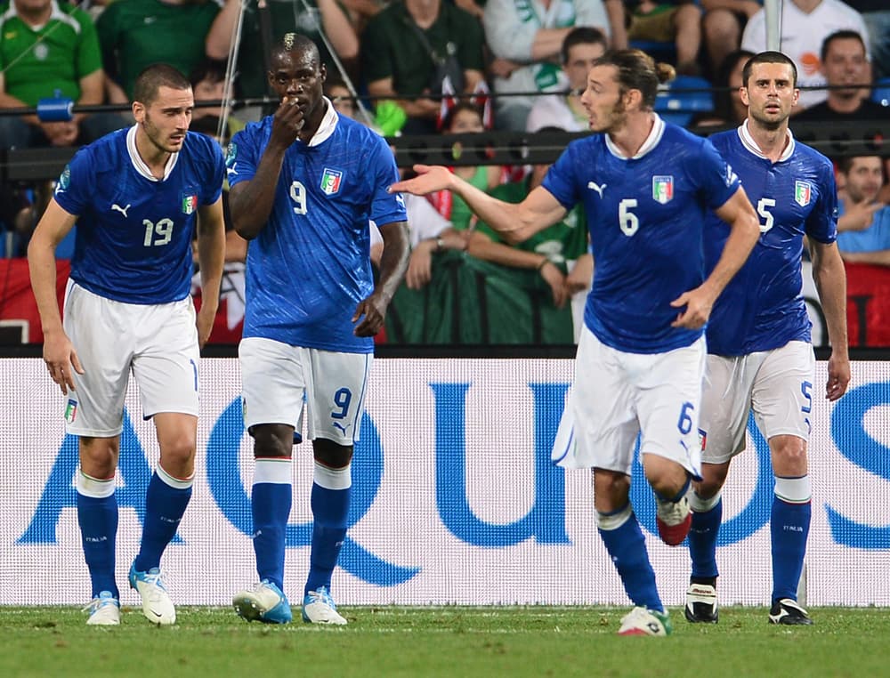 إيطاليا وأسبانيا إلى دور الثمانية في يورو 2012