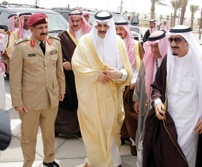في زيارته للشرقية .. سلمان يحصن حدودها ويدعم مشاريعها الانسانية