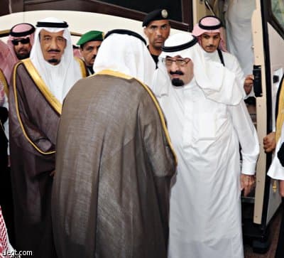 خادم الحرمين يصل جدة